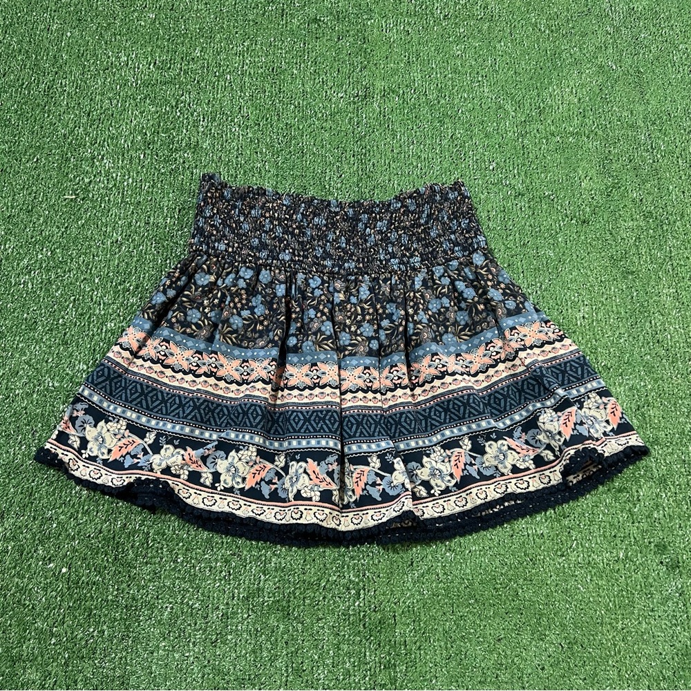 Hollister Blue and Cream Patterned Flock Waist Mini Skirt